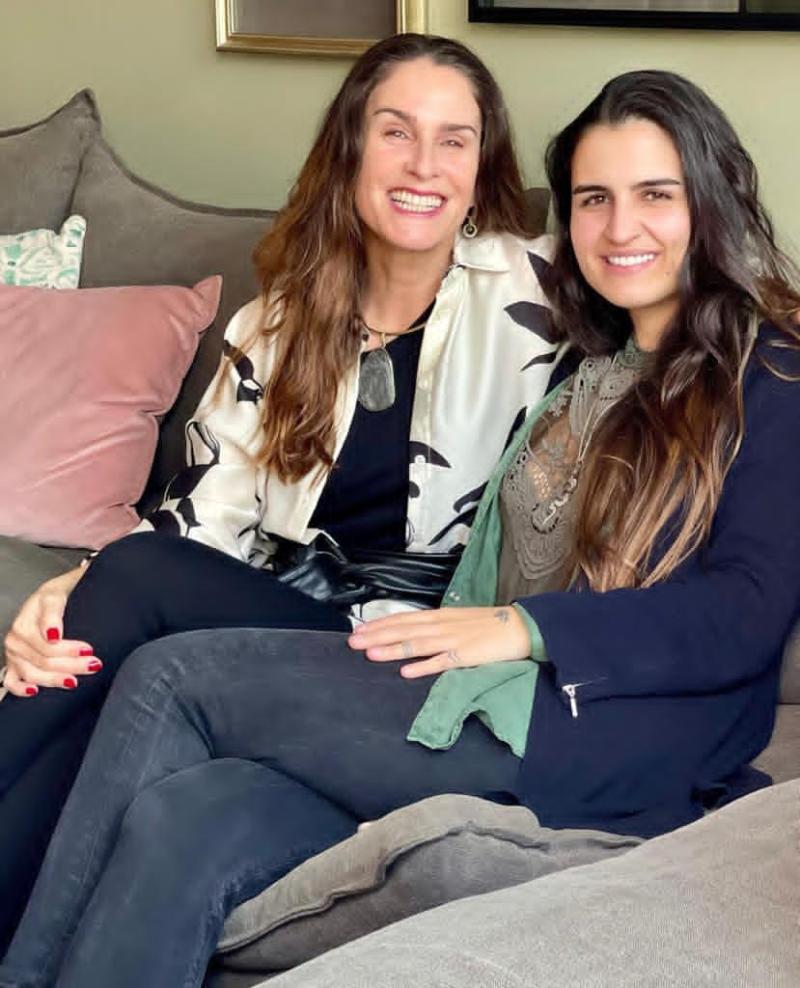 María Gracia Subercaseaux celebra logro estudiantil de su hija