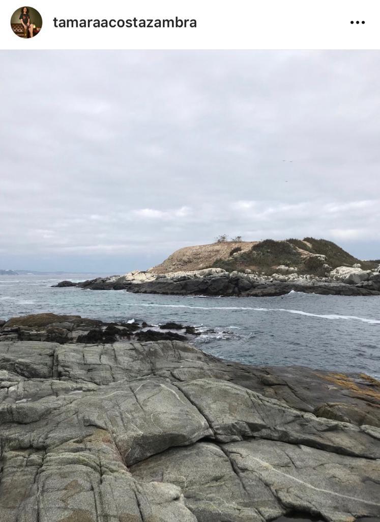 Tamara Acosta y Amparo Noguera muestran su amistad en la playa
