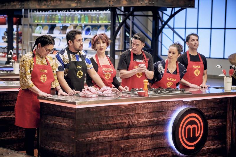 Jurado de MasterChef prueba el menú del equipo rojo