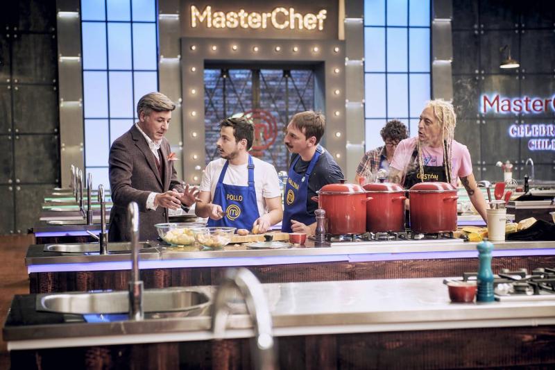 Pollo Castillo es regañado por Gallina y Yann Yvin