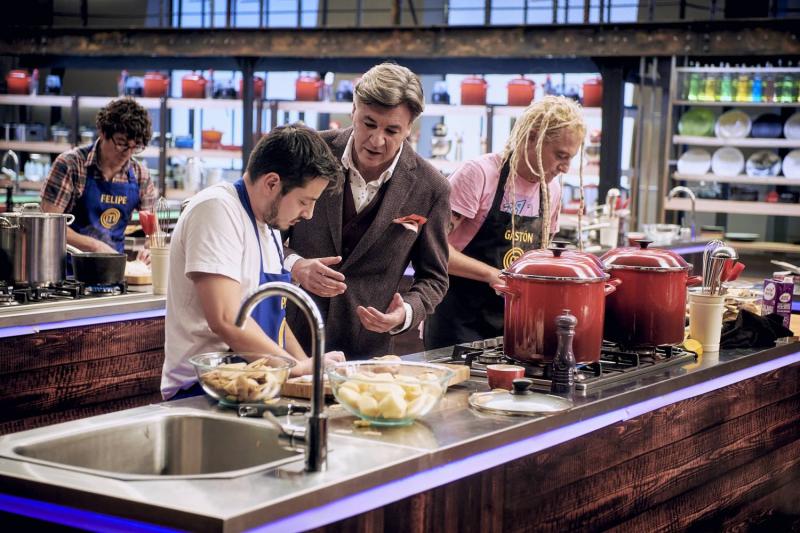 Pollo Castillo es regañado por Gallina y Yann Yvin