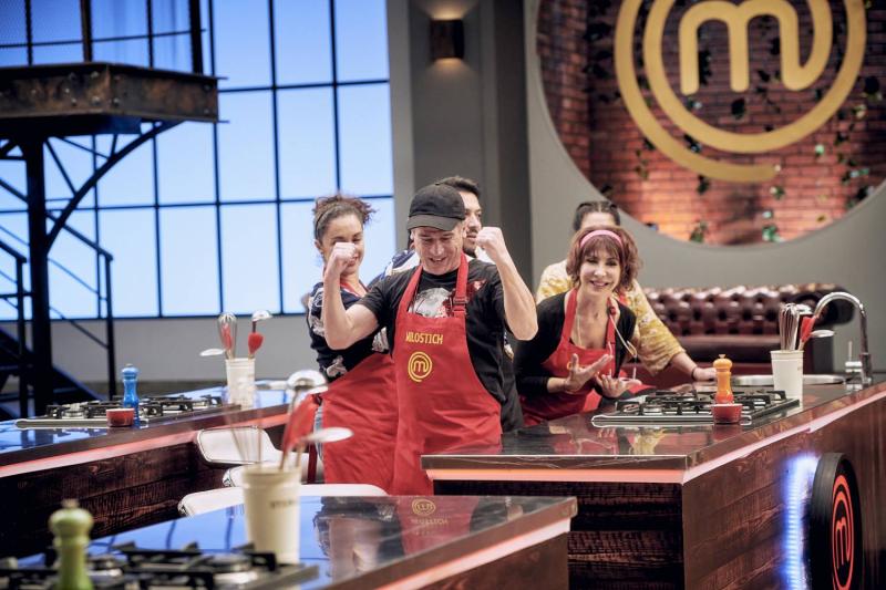 Jurado entrega los resultados del primer desafío en equipos