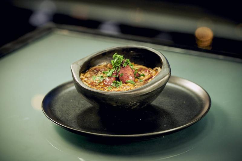 La actriz Tutú Vidaurre se emocionó al mostrar su plato al jurado