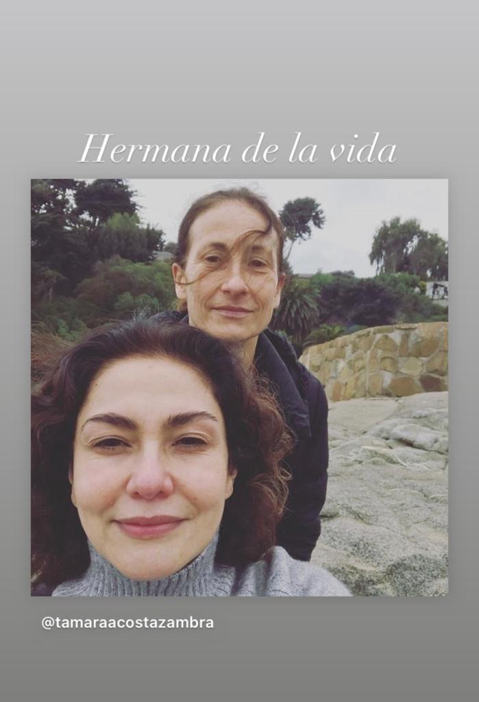 Tamara Acosta y Amparo Noguera muestran su amistad en la playa
