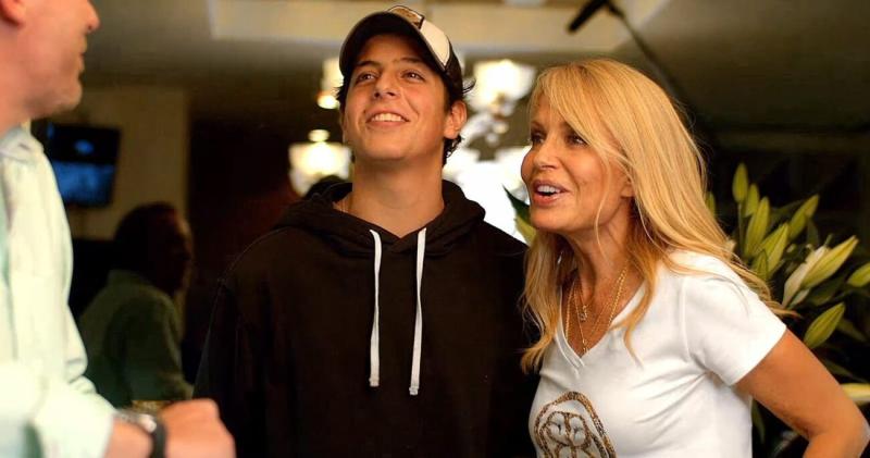 Cecilia Bolocco revela que Máximo volvió a ser hospitalizado