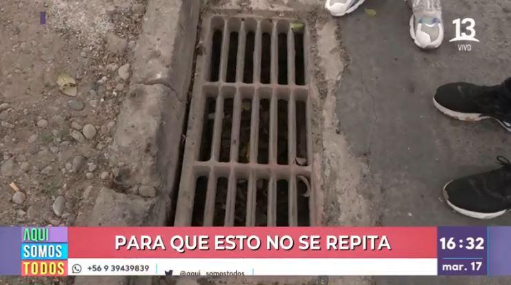 Vecinos de Cerro Navia denuncian graves inundaciones en sus calles