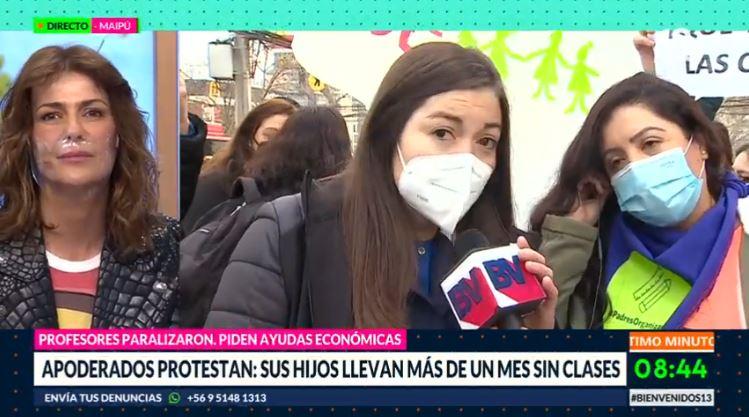 Apoderados y profesores se manifiestan en contra de sostenedores de colegio