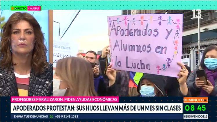 Apoderados y profesores se manifiestan en contra de sostenedores de colegio