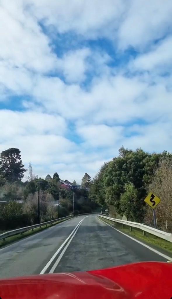 Pangal Andrade y Melina Noto enseñan su amor en el sur de Chile