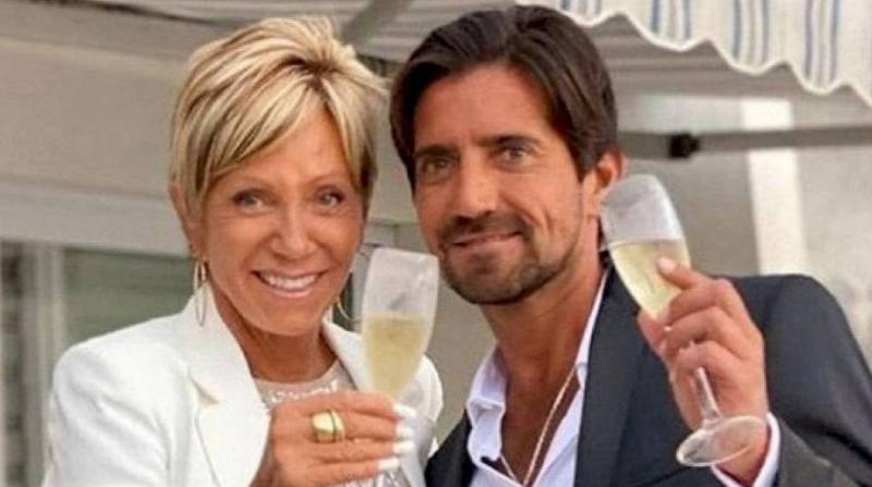 Raquel Argandoña deslumbra en amarillo tras reconciliación