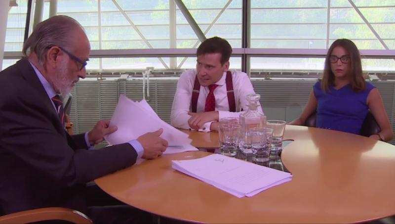 Capítulo 32 / Una inesperada llamada cambia los planes de Mabel