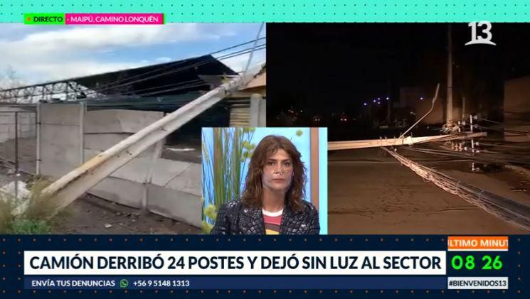 Camión derribó 24 postes del alumbrado público en Maipú