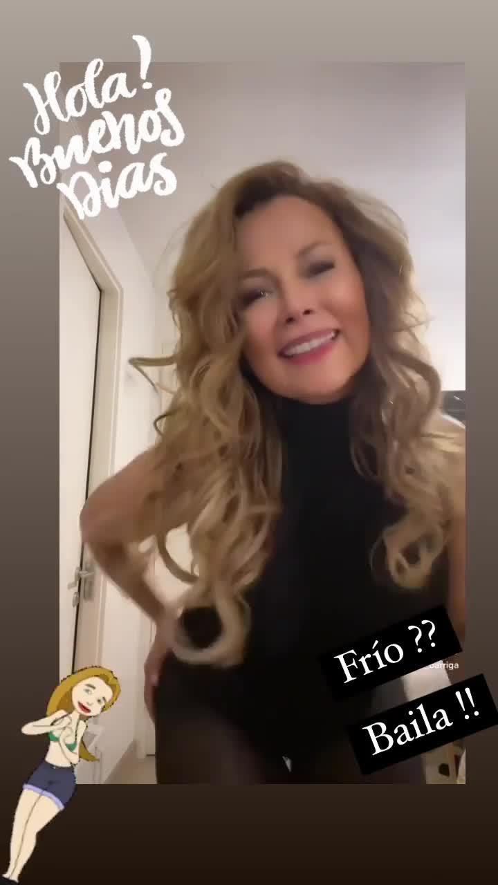 Cathy Barriga se luce con baile y look a lo Beyoncé