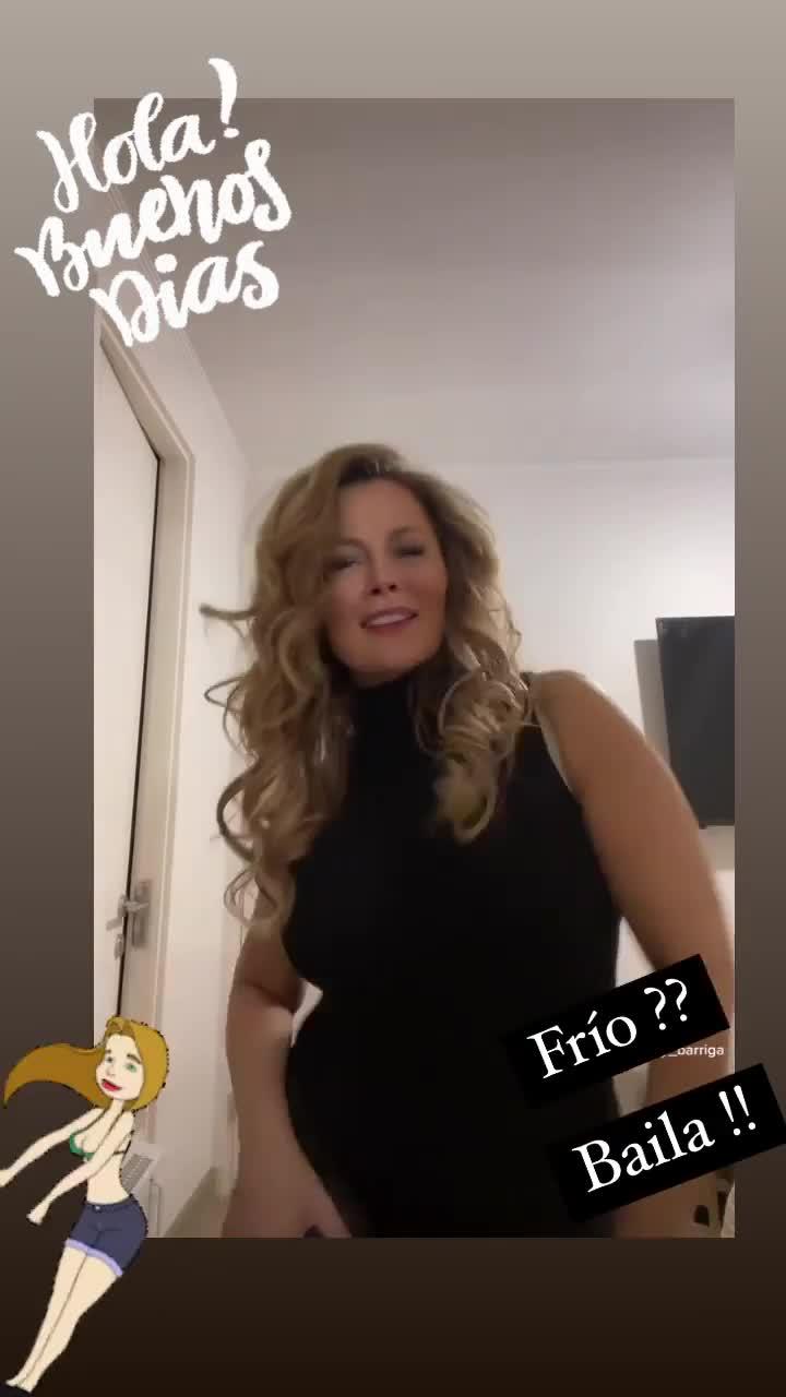 Cathy Barriga se luce con baile y look a lo Beyoncé