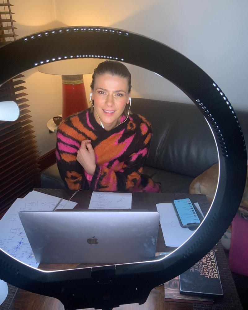 Tonka Tomicic muestra sus habilidades culinarias en vacaciones