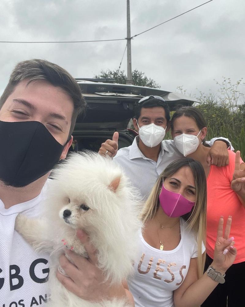 Nano Calderón muestra el primer cumpleaños de su perra