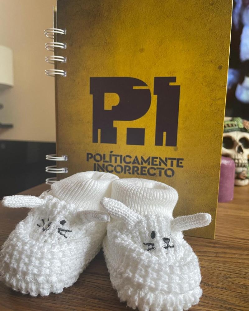 Belén Mora muestra la extraña posición de su hijo en su vientre