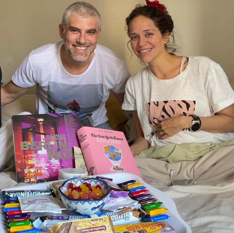 Manuel de Tezanos muestra su emoción con ecografía de su hijo