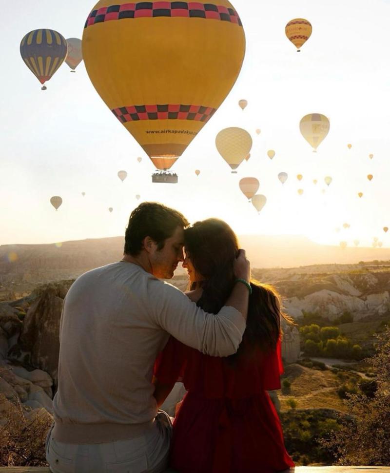 Diego Boneta oficializa su pololeo con colega mexicana