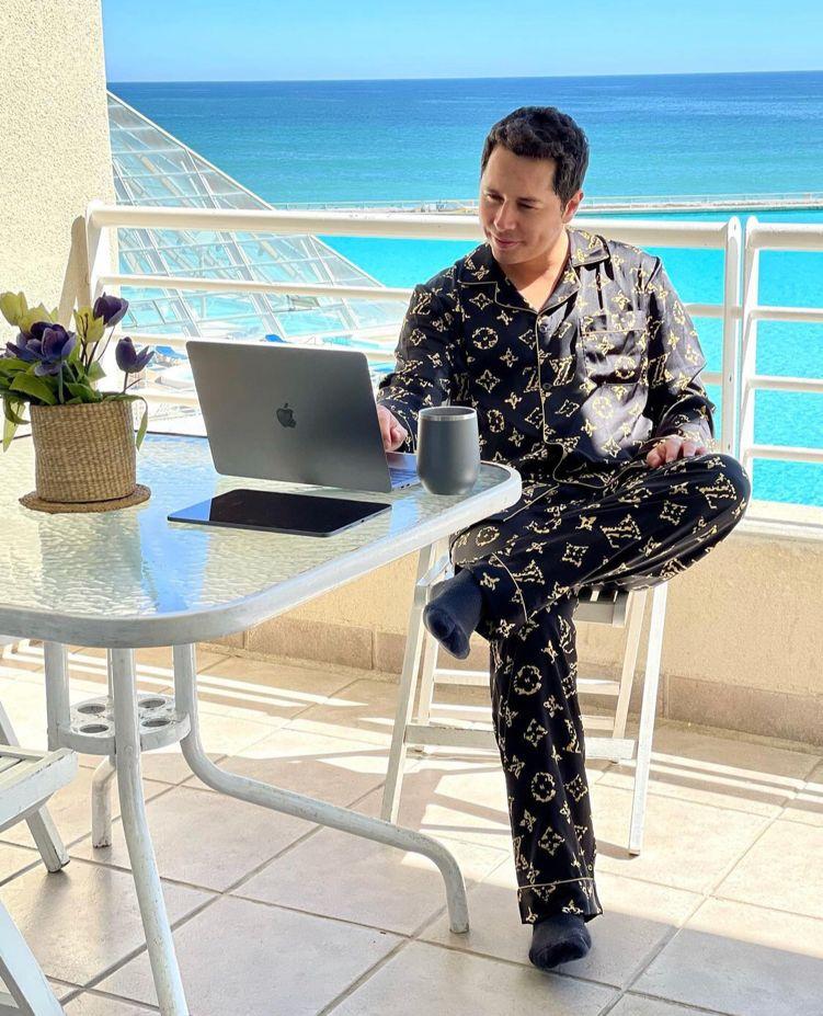 Karol Lucero divide a seguidores con fotos en pijama de lujo