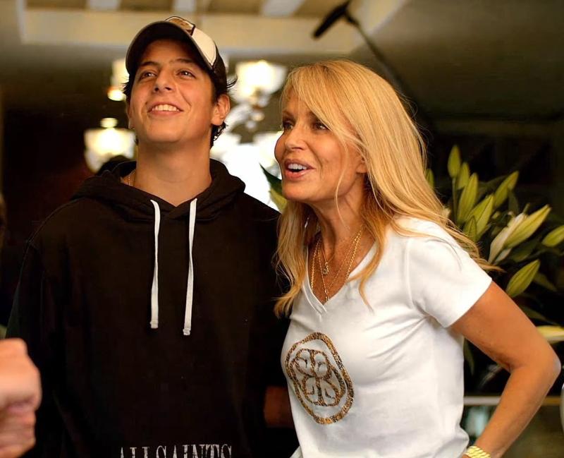 Máximo Menem sorprende con foto al natural desde Miami