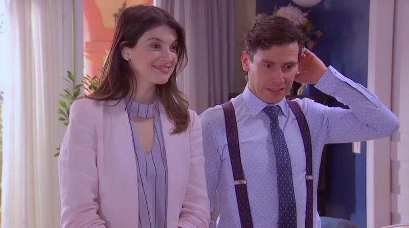 Capítulo 54 / Mabel busca legalizar su negocio