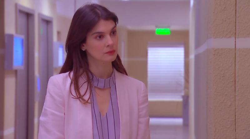 Capítulo 54 / Mabel busca legalizar su negocio