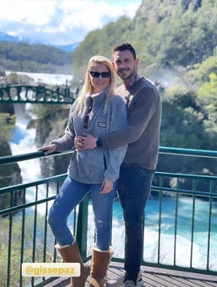 Las vacaciones de Mauricio Pinilla y Gissella Gallardo en el sur