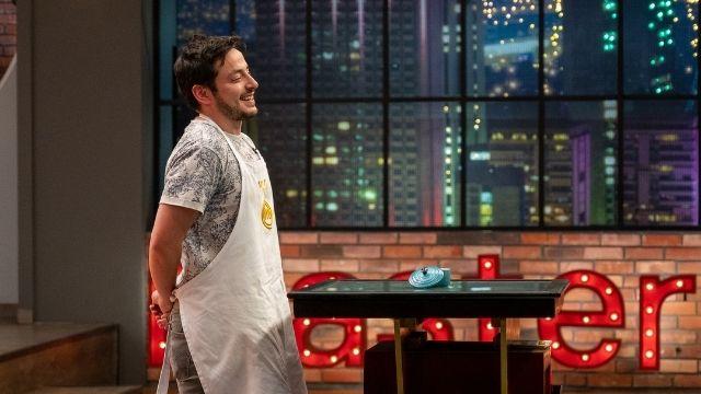 La chef Fernanda disfrutó del plato de Pollo Castillo