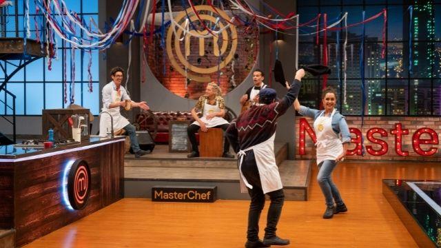 Participantes de MasterChef cantaron y bailaron cueca