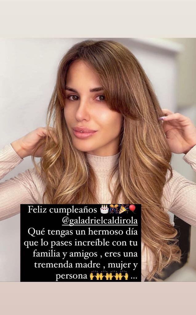 Mauricio Isla celebra triunfo de Chile con misteriosa mujer