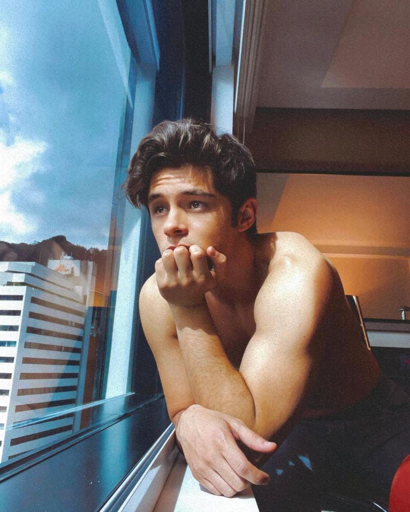 Danna Paola enfrenta rumores de maltrato en su pololeo