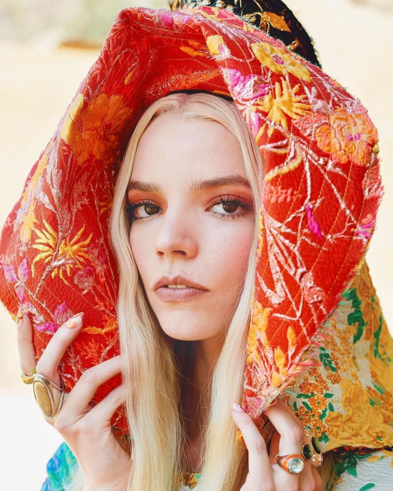 Anya Taylor-Joy se luce cantando tema principal de su nueva película