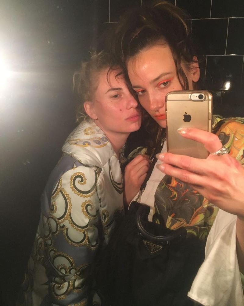 Actrices chilenas pidieron fotos a “estrellas” en Premios Platino