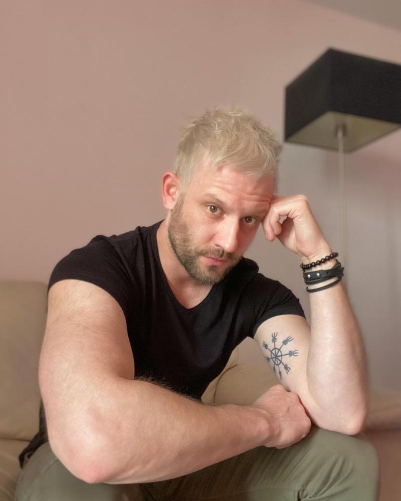 Hernán Contreras sorprende con radical cambio de look