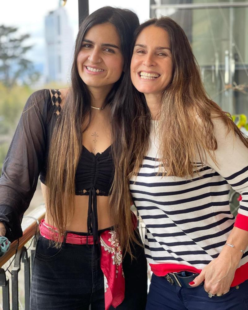 María Gracia Subercaseaux llora por gran logro de su hija