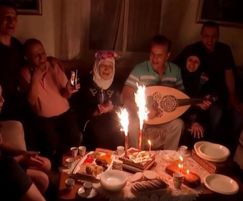 Mujer de 85 años se graduó de la universidad