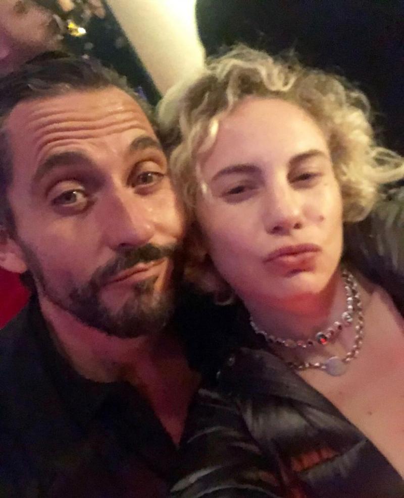 Actrices chilenas pidieron fotos a “estrellas” en Premios Platino