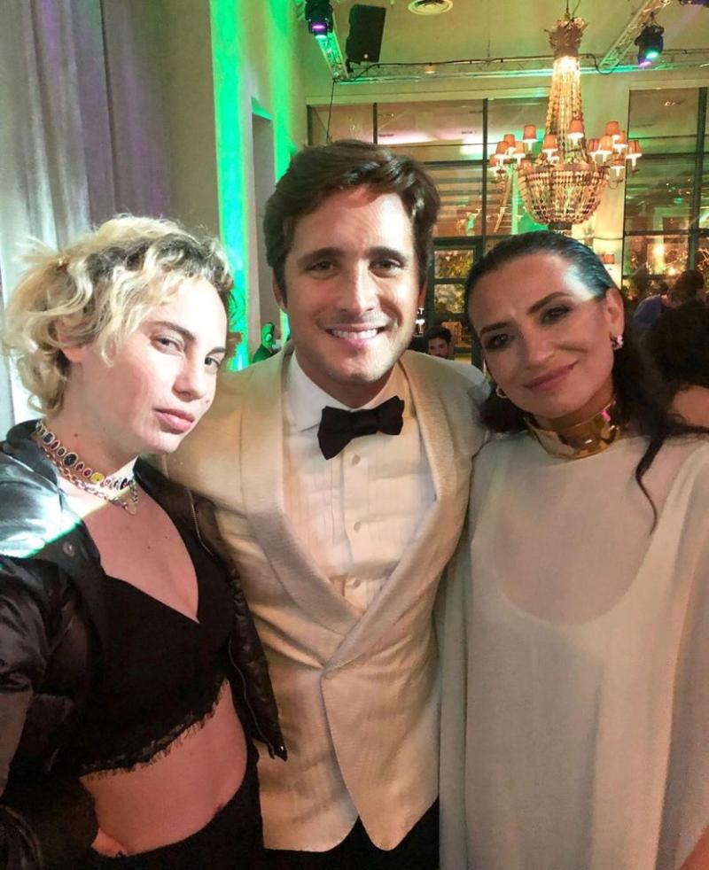 Actrices chilenas pidieron fotos a “estrellas” en Premios Platino