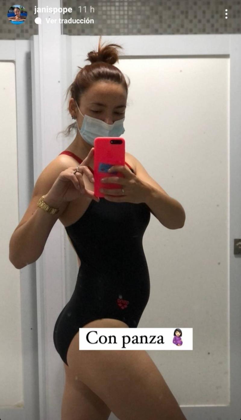 Janis Pope publica fotos mostrando su pancita de embarazo