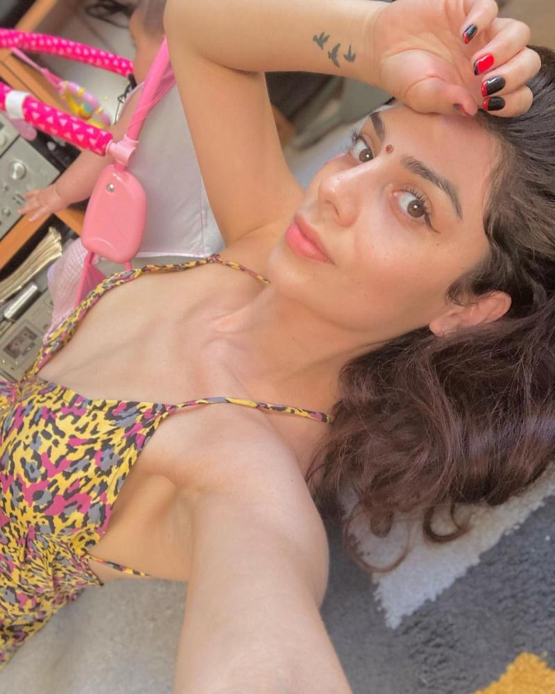 Kathy Contreras es criticada por foto de su hija al aire libre