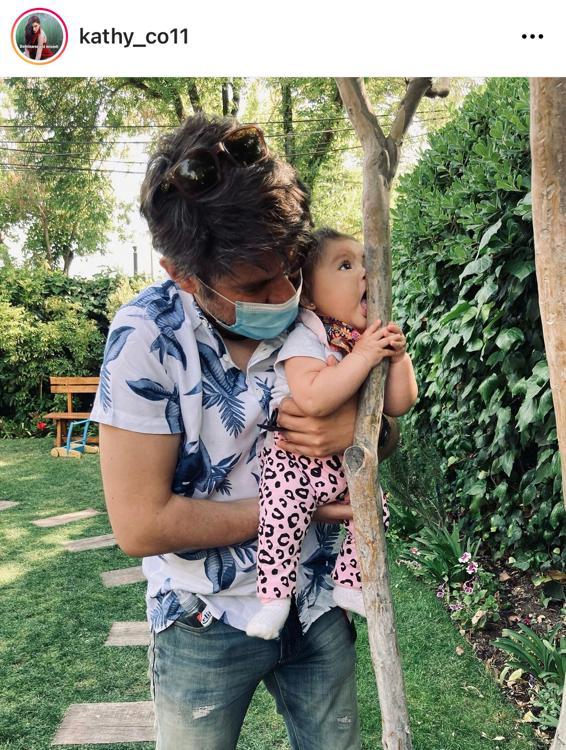 Kathy Contreras es criticada por foto de su hija al aire libre