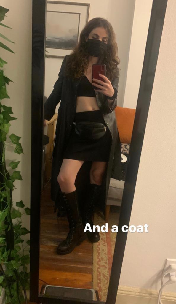 Lux Pascal encanta con look full black en Nueva York