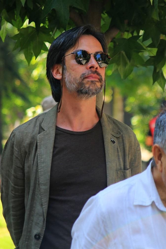 Néstor Cantillana sorprende con llamativo cambio de look