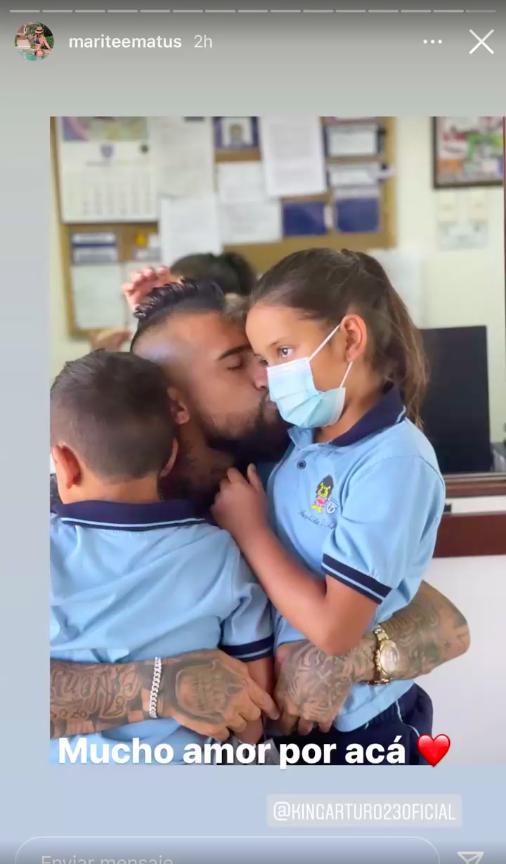 Arturo Vidal hace tierna sorpresa a sus hijos