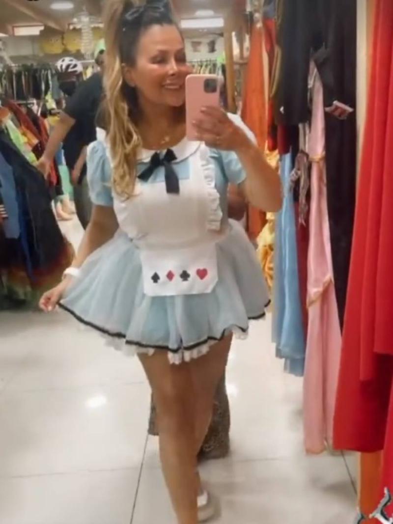 Cathy Barriga revela cómo enfrenta las críticas en su contra