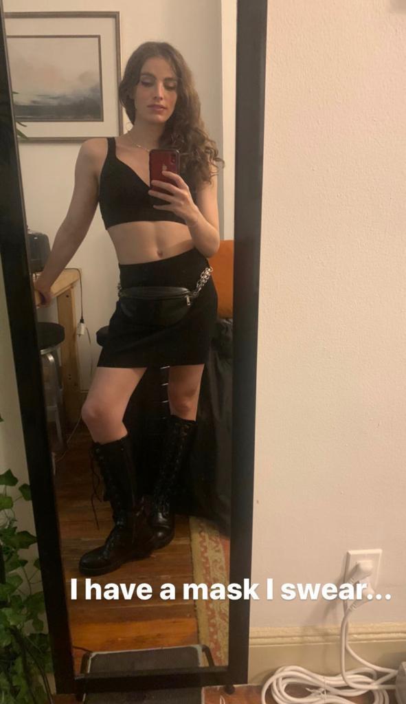 Lux Pascal encanta con look full black en Nueva York