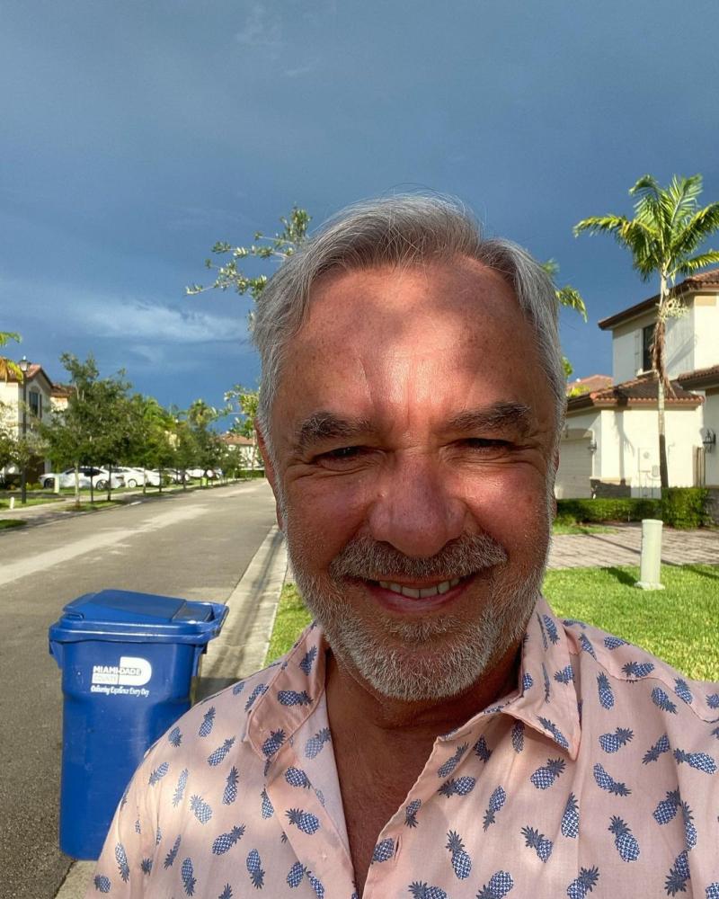 Eliseo Salazar desclasifica cómo es ser un padre “añoso”