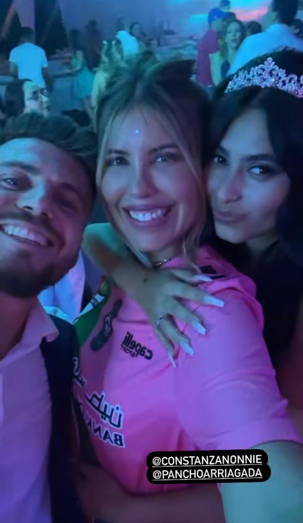 Coté López se luce con curioso outfit en matrimonio