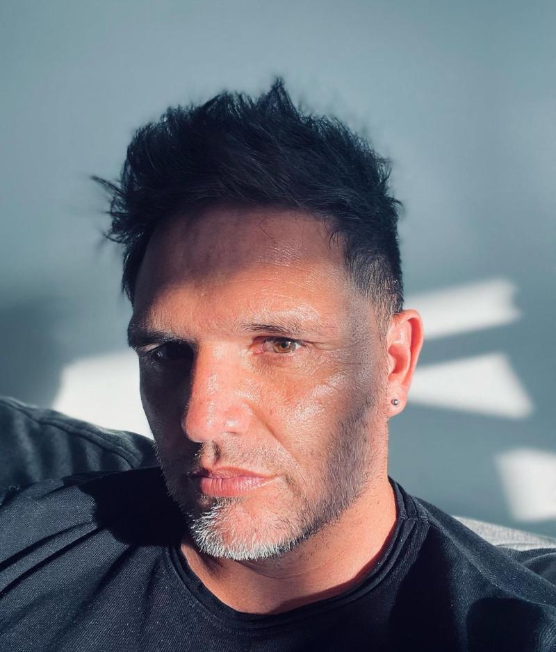 Hija de Rafael Olarra deslumbra en fiesta de graduación